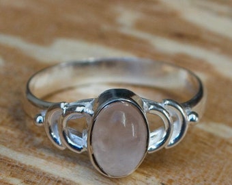 Rose quartz ring, silver, oval gemstone