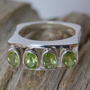 Peridot ring, silver, green gemstone, faceted, size 56
