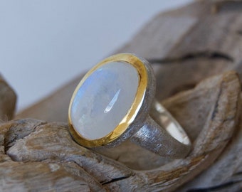 Ring moonstone, silver, oval rainbow stone, cabochon gemstone