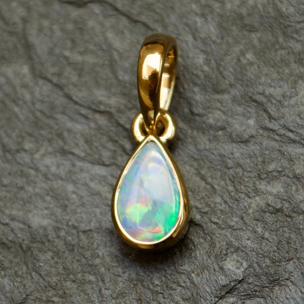 Anhänger Edelopal, Sterling Silber, mattiert, vergoldet, kleiner Anhänger Opal