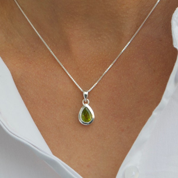 Kette Peridot, Silber, facettiert, Anhänger mit Kette