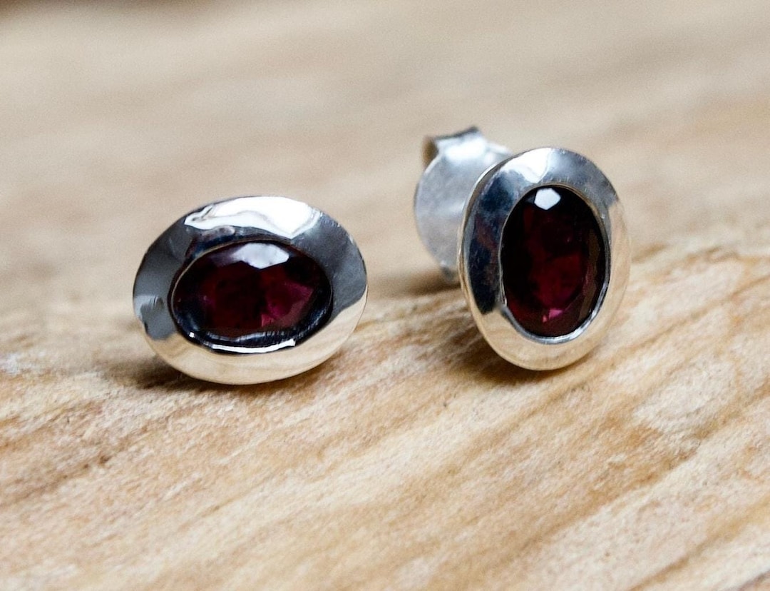 Boucles D'oreilles Clous Argent Et Cabochons Corail – Vintage