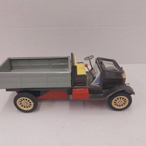 Tin  Friction Japan Truck