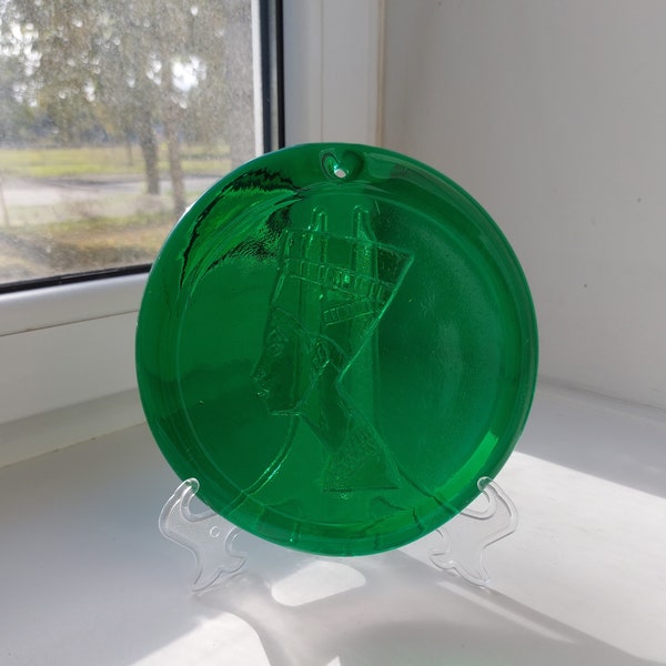 Vintage Scandinavian Emerald Green Glass SUN CATCHER, Swedish Art Glass