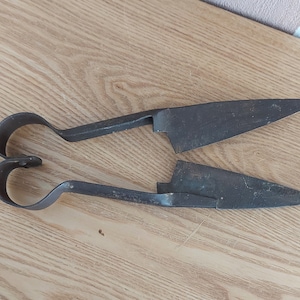 Antique Iron SHEEP SHEARS SCISSORS, Farm Sheep Scissors,Rustic Decor, Farm House, 1800s