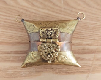 Vintage Brass PILLOW PURSE MINAUDIERE, Metal wallet, 1930s