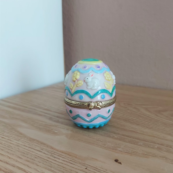 vintage GISELA GRAHAM Porcelain Easter Egg Casket, Angleterre