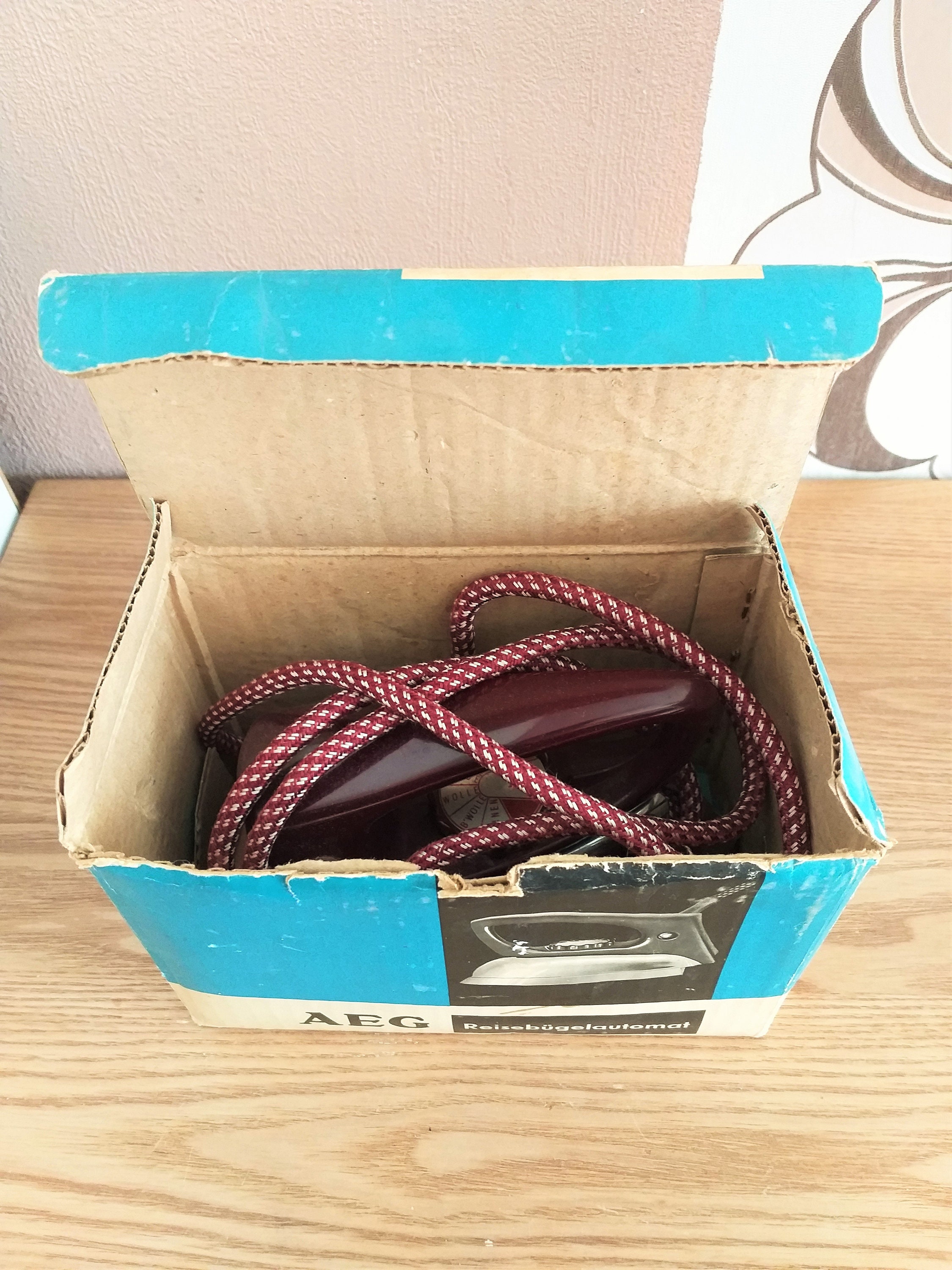 vintage ferro da stiro portatile anni 70-80 con scatola da viaggio  collezione