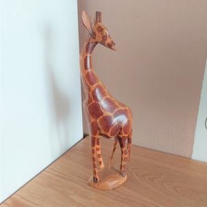 Vintage Wooden AFRICAN GIRAFFE Figurine, Hand Carved Wooden Animal, Ethiopian  Ethnic Hand Made Figurine