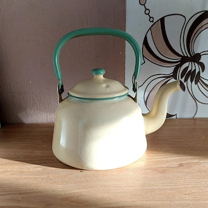 Vintage KOCKUMS Enamel Metal Kettle, Beige Green Enamel , Sweden, 1940s