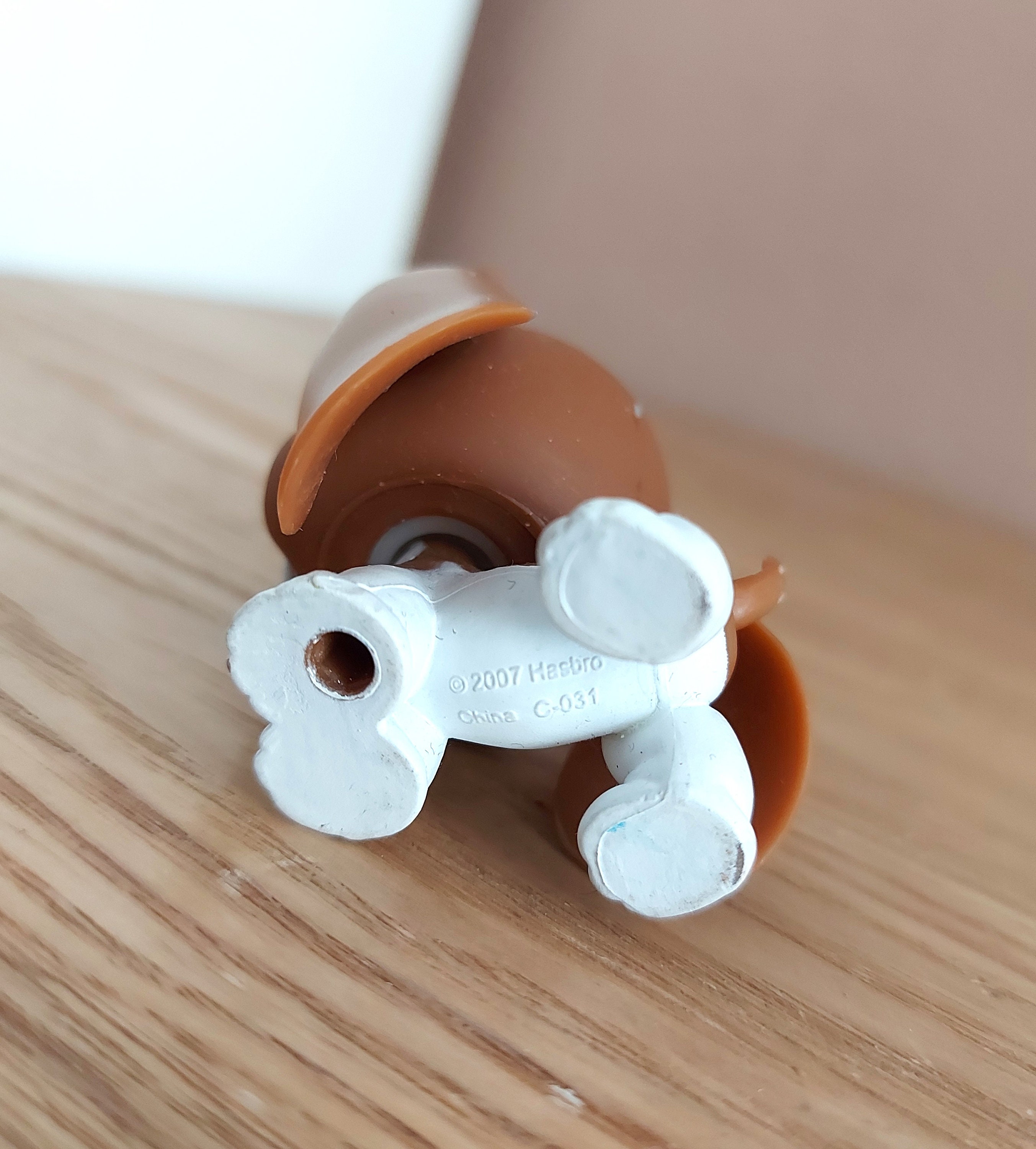 Littlest Pet Shop #1106 Basset Hound Dog / 300+ LPS