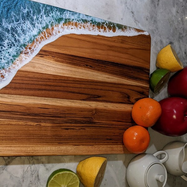Mooie Teak Ocean Wave Cheese Board