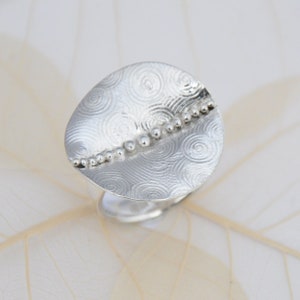 Grande bague vintage, argent 925 décoré et brillant, circulaire avec ornements, belle et extravagante, boucles d’oreilles affirmées