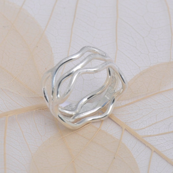 Silver ring made of 925 silver matt, delicate and elegant, three wavy silver lines as ring band, discreet and beautiful in vintage style