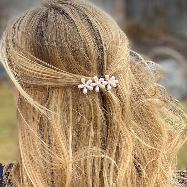 Pearl Daisy Flower Floral Hair Clip Clips Claw Pin Pins Barette Barrette Wedding Hair Accessories Prom Formal Barette
