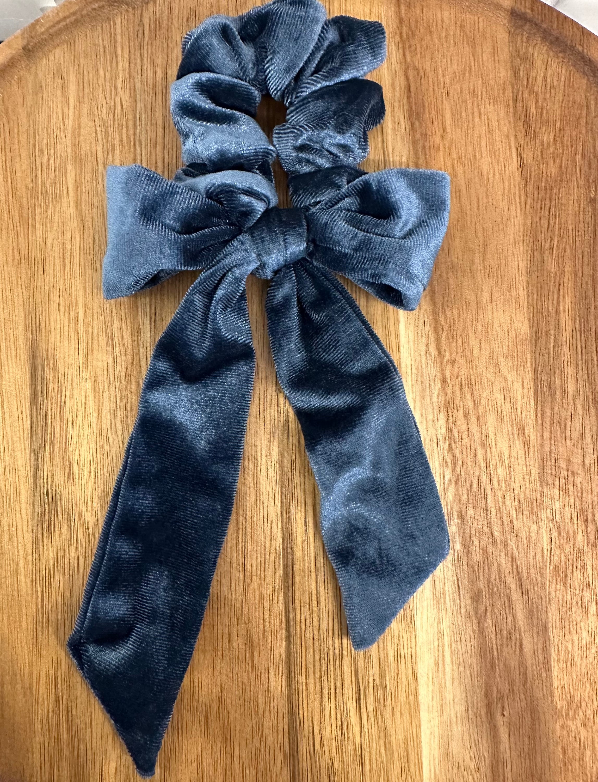 Velvet Bow Scrunchie Black – Hairitage by Mindy