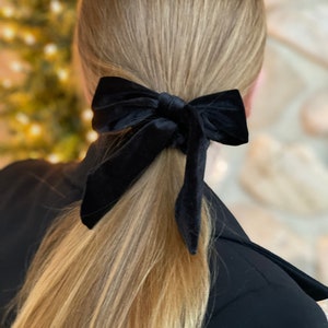 クラシックなブラックベルベットネクタイ シュシュ シュシュヘアボウ ボウ ヘアアクセサリー アクセサリー
