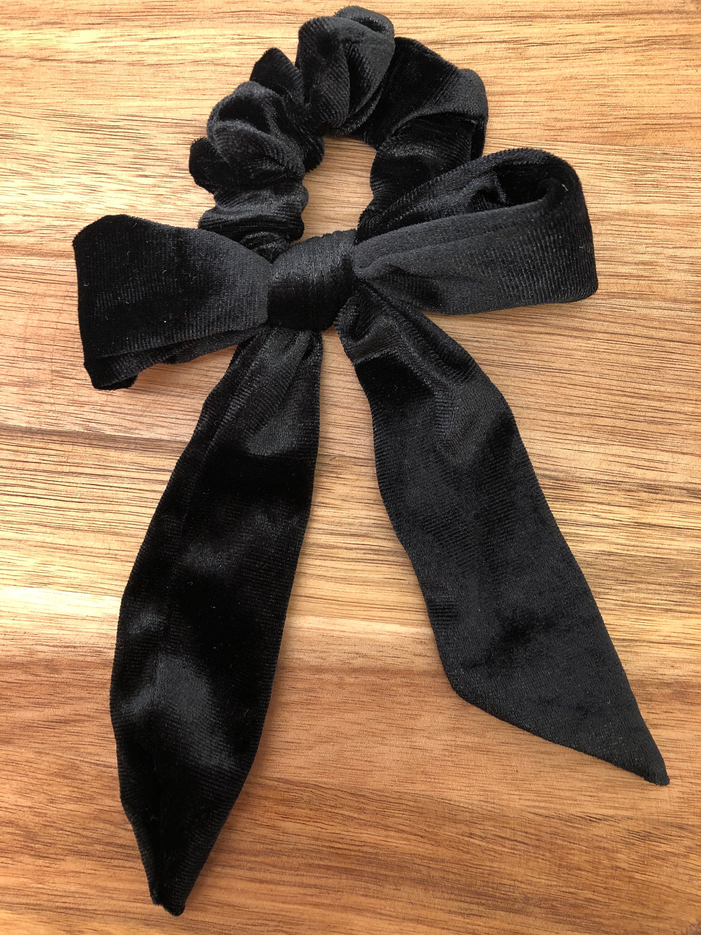 Velvet Bow Scrunchie Black – Hairitage by Mindy