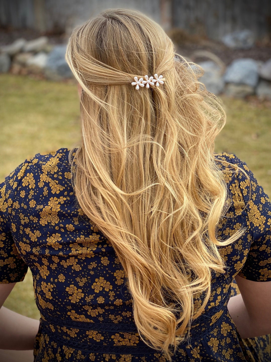 Pearl Daisy Flower Hair Clip: Bridal Wedding Hair Accessory
