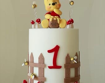 Winnie the Pooh scenic cake