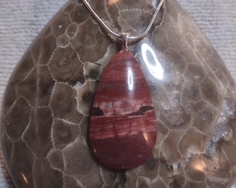 Kona Dolomite "Moose Blood" Teardrop Shaped Pendant Upper Peninsula Michigan Beautiful banded. With Silver plated bail and Silver Chain.