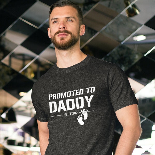 Daddy Est. 2018 Future Father First Time Dad Gift T Shirt