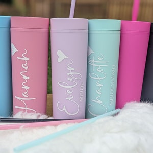 Brautjungfer Becher, personalisierte Brautjungfer Geschenk, benutzerdefinierte personalisierte Becher, Bachelorette Party Geschenk, Brautjungfer Vorschlag passende Geschenke