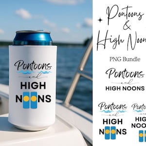 Peut inclure: Un refroidisseur de canette blanc avec l'inscription "Pontoons and High Noons" en écriture noire et un graphisme bleu et jaune. Une canette bleue est à l'intérieur. L'arrière-plan montre un lac et un bateau.