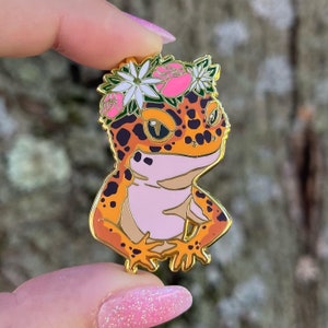 Leopard Gecko Flower Crown Hard Enamel Pin!