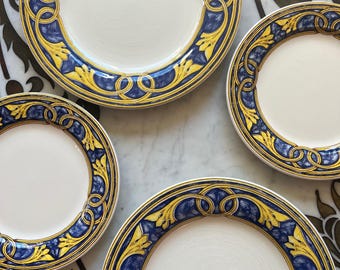 Conjunto de oito peças de louça vintage Pier 1 Imports PER40 nas cores azul e amarela, datada de aproximadamente 1980.