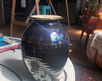 Ręcznie wykonany ceramiczny wazon „Tęcza w burzy” w kolorze czarnym, opalizującym i złotym