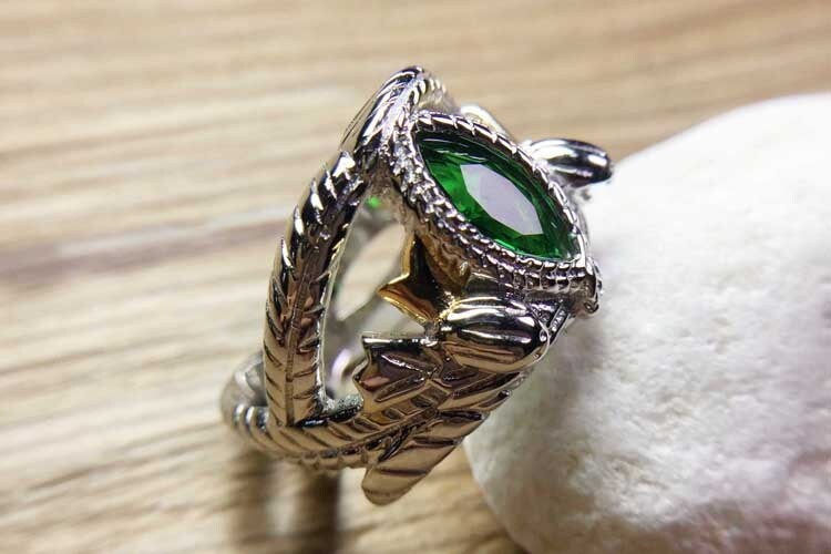 Aragorn's Ring of Barahir - Lord of the Rings Silver Fan Ring - Chronicle Collectibles