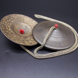 Antike Tingsha Paar hängende Glöckchen Cymbals/Ritual Cymbals, gehämmerte Glöckchenlegierung/Glöckchen Metall Tingsha -Nepal