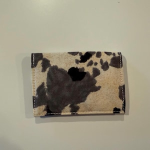 Cartera para tarjetas con estampado de vaca del oeste
