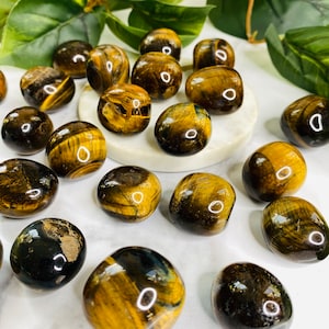 Tiger&#39;s Eye Tumbled Stones/Crystals for Luck/Protection Crystals/Grounding Stones/Chakra Balancing Stones//Solar Plexus Crystals//Gift