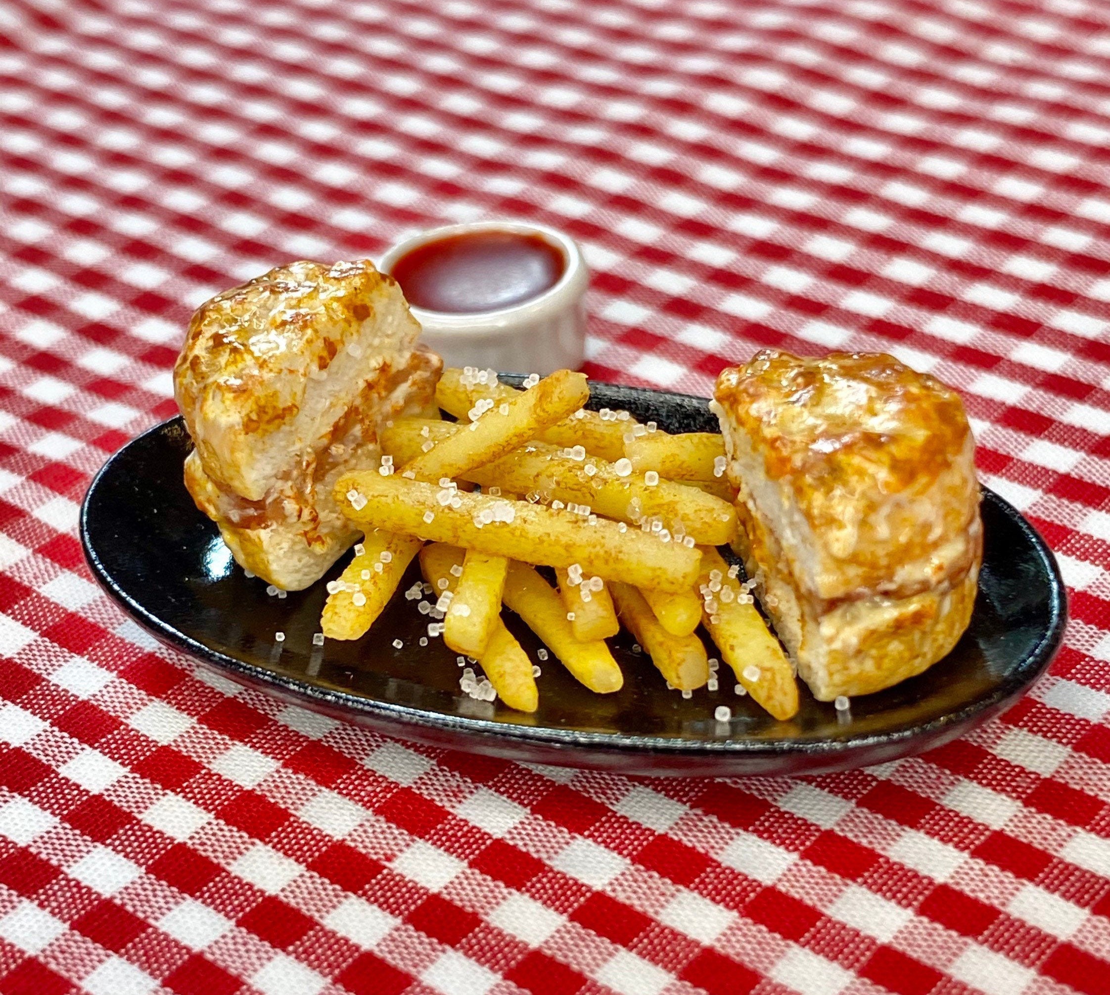 croque-monsieur | sandwich jambon-fromage avec frites/miniatures/plat pour maison de poupée/aimants art culinaire