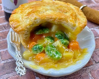 Broccoli and Cheddar Pot Pie 1:6 scale
