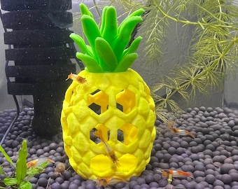 Ananas, krewetki i smażona ryba