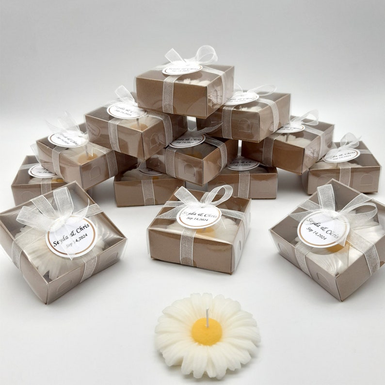 Wedding Favors Candles, Daisy Candle Gifts Bulk, Personalized Wedding Gift, Wedding Candles in Bulk, Wedding Gift Set, Candle Gift Box Set image 5