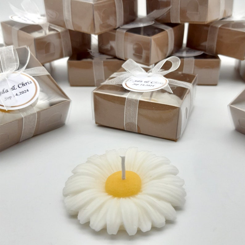 Wedding Favors Candles, Daisy Candle Gifts Bulk, Personalized Wedding Gift, Wedding Candles in Bulk, Wedding Gift Set, Candle Gift Box Set image 3