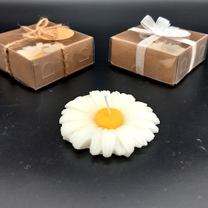 Wedding Favors Candles, Daisy Candle Gifts Bulk, Personalized Wedding Gift, Wedding Candles in Bulk, Wedding Gift Set, Candle Gift Box Set image 9