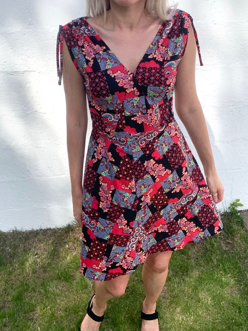Vintage 70s psychedelic patchwork floral tile print mini skater dress drawstring sleeve XS S uk 8 10