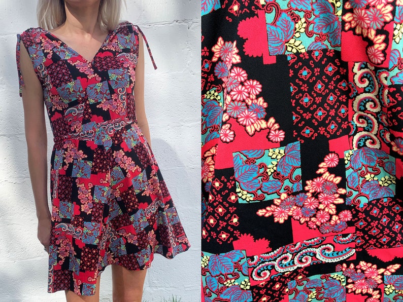 Vintage 70s psychedelic patchwork floral tile print mini skater dress drawstring sleeve XS S uk 8 10