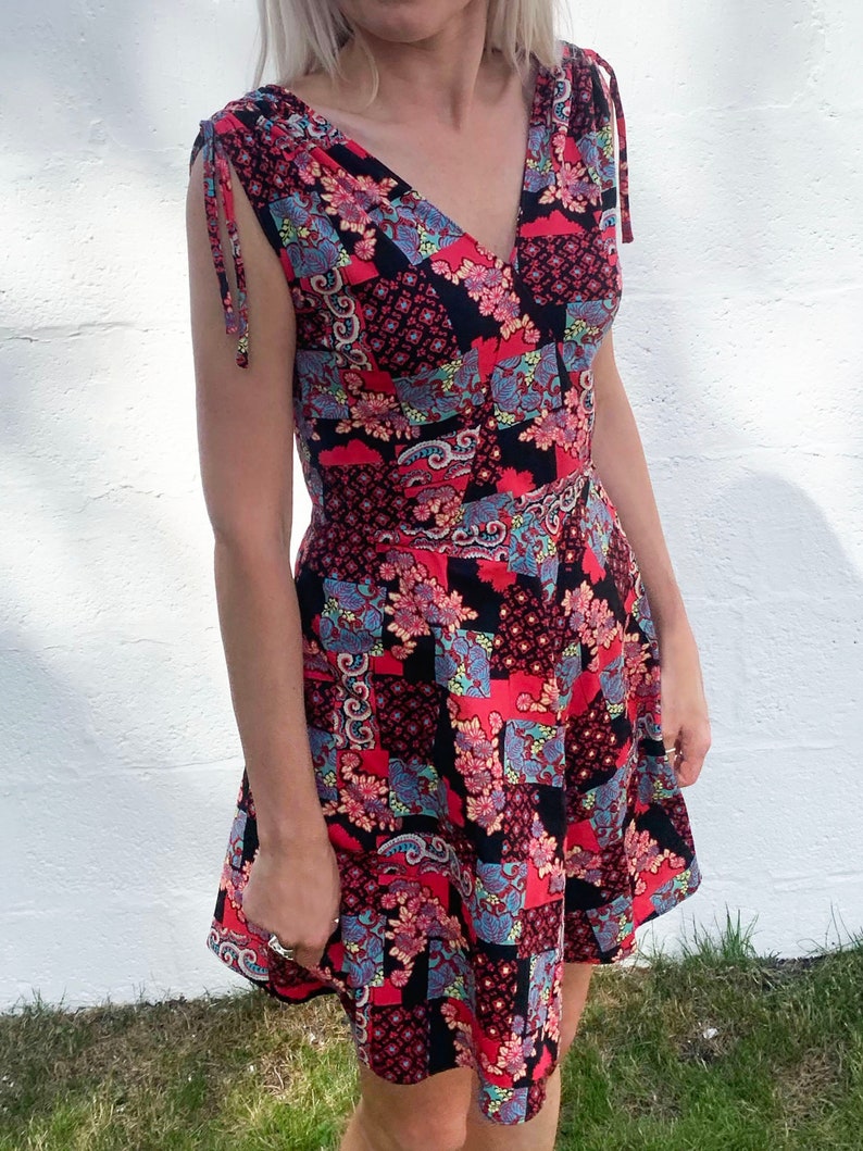 Vintage 70s psychedelic patchwork floral tile print mini skater dress drawstring sleeve XS S uk 8 10