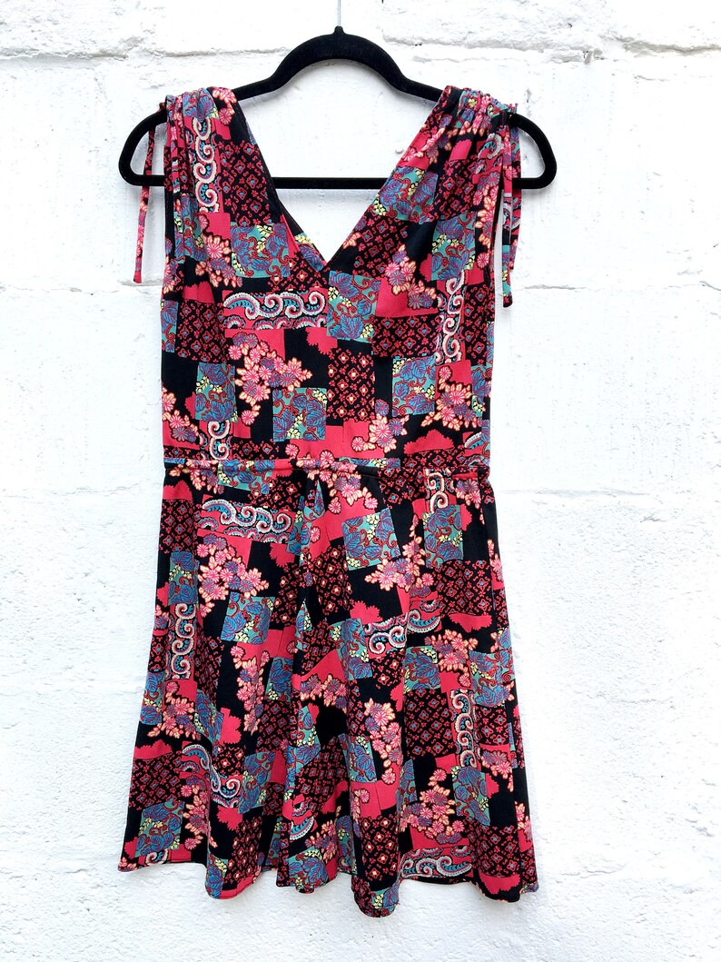 Vintage 70s psychedelic patchwork floral tile print mini skater dress drawstring sleeve XS S uk 8 10