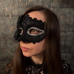Black Venetian Masquerade Carnival Eye Mask with Butterfly