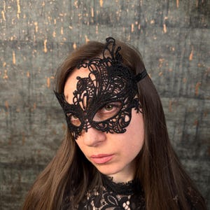 Black Masquerade Mask Venise Lace Mask Applique for your Costume Wedding Prom Party