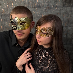 Pair of masquerade masks Venetian - gold-black - for adults