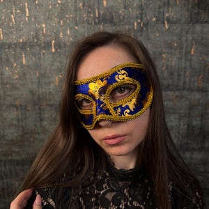 Venetian Style Masquerade Mask - Delicate Patterns & Embellishments