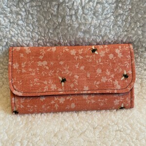 Bee Wallet on Coral
